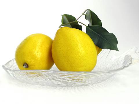 lemons on plate